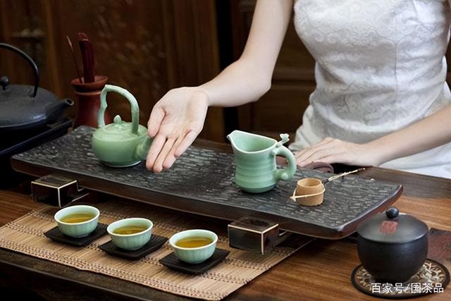 女生喝茶礼仪(喝茶礼仪女人手势须知)