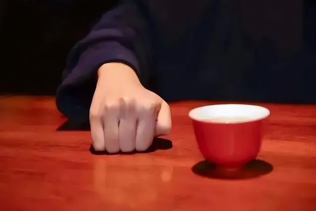 女生喝茶礼仪(喝茶礼仪女人手势须知)