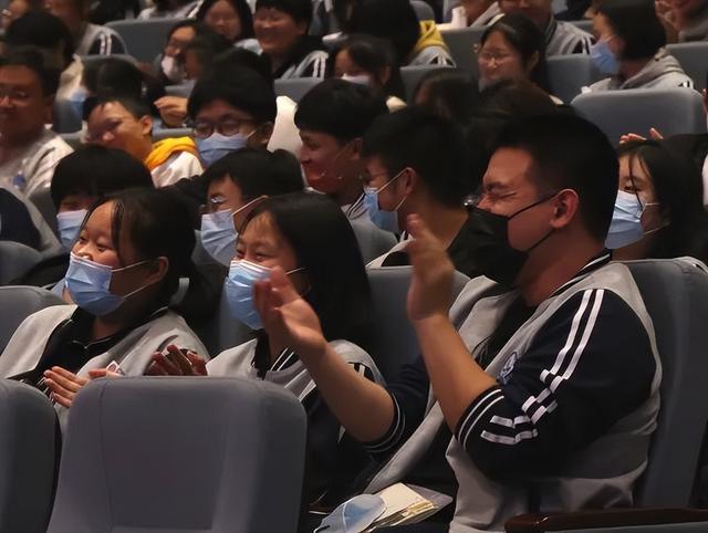 高三励志演讲稿，高三励志演讲稿800字！