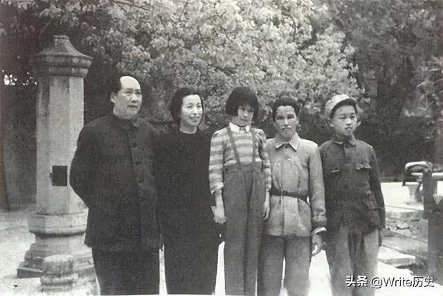 一级上将和二级上将的区别，一级上将和二级上将的区别军衔