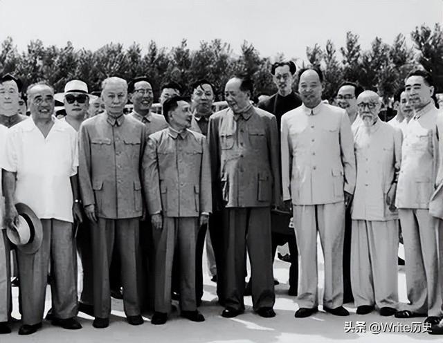 一级上将和二级上将的区别，一级上将和二级上将的区别军衔