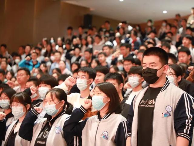 高三励志演讲稿，高三励志演讲稿800字！