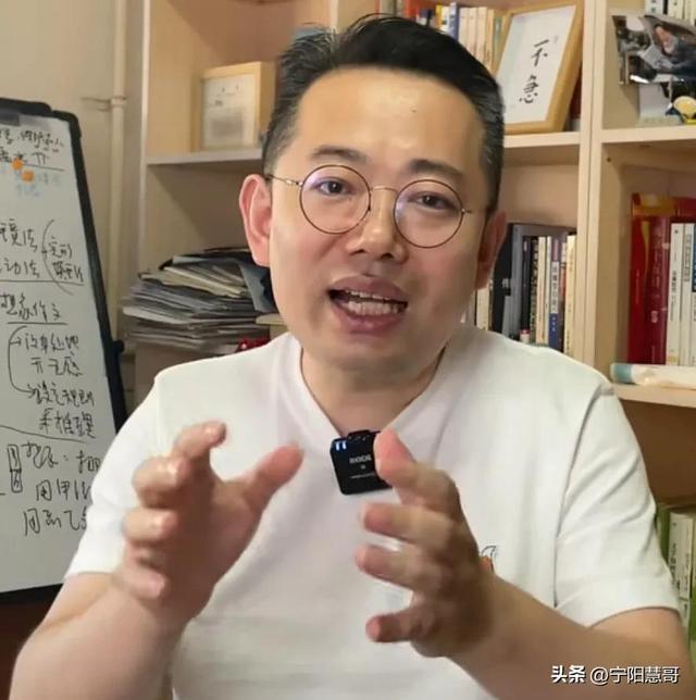 故事新编作文300字四年级下册，故事新编作文300字四年级龟兔赛跑！