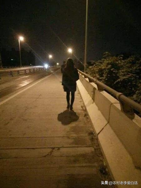 一个人走夜路作文500字作文，一个人走夜路作文600字初中！