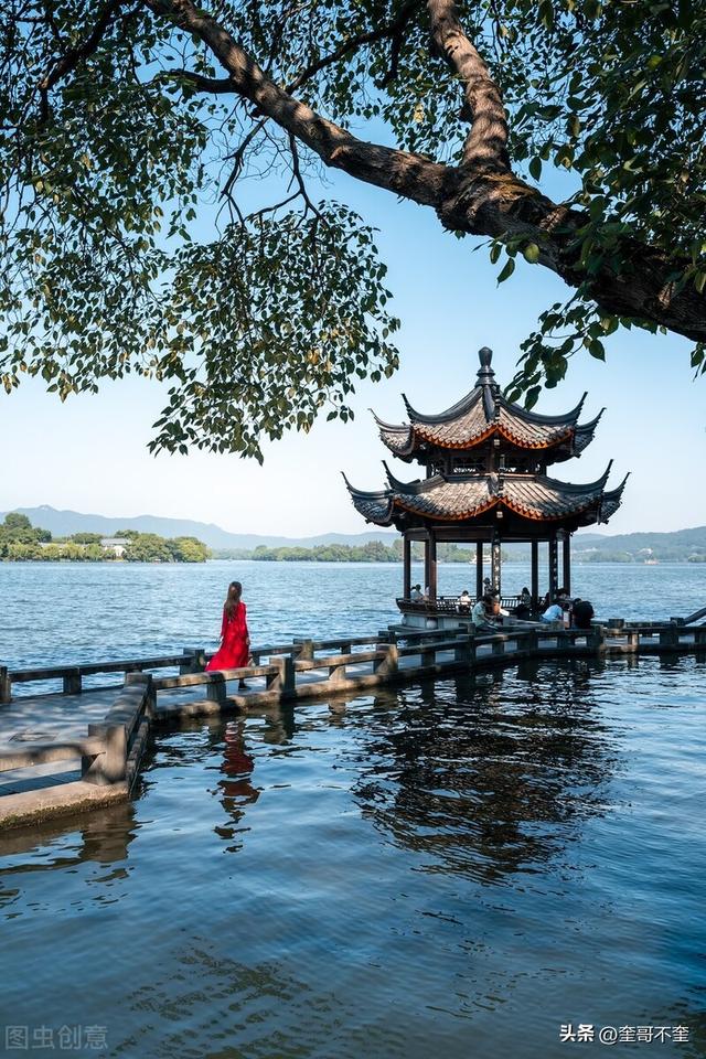 西湖作文400字四年级写景，西湖作文400字四年级写景免费！
