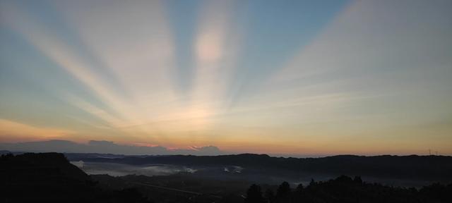 现代诗歌《我是大山呀》
