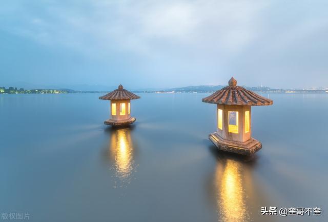 西湖作文400字四年级写景，西湖作文400字四年级写景免费！