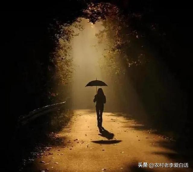 一个人走夜路作文500字作文，一个人走夜路作文600字初中！