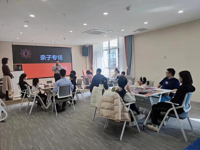 亲子互动小游戏室内两人，亲子互动小游戏的好处！