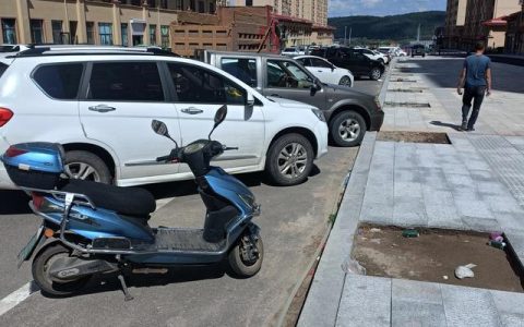 我心中的爱恋是什么歌，爱恋在心中什么歌！
