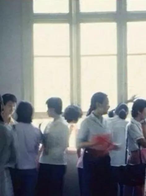小学校运会广播稿300字，小学校运会广播稿300字左右！