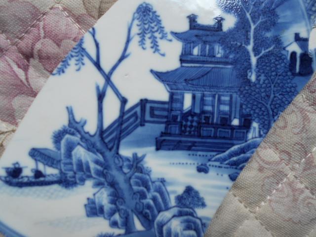 清中期青花瓷盘图片，清中期青花瓷盘图片价格！