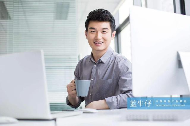 办公室食宿是敬业爱岗，还是就业压力山大？一个实习生的生活经历
