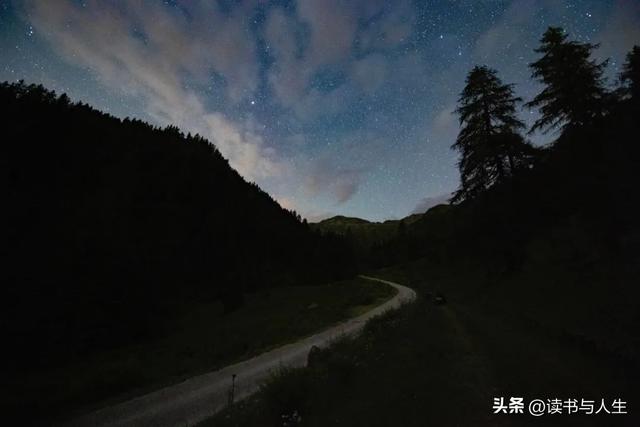 星星作文300字，天上的星星作文300字！