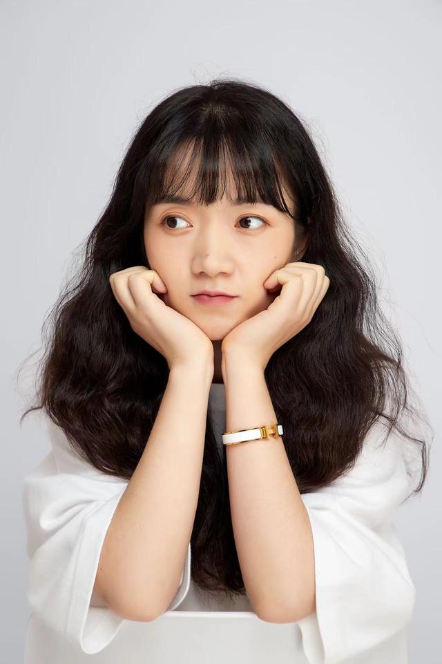 教师自我介绍简短50字，教师自我介绍简短50字语文！