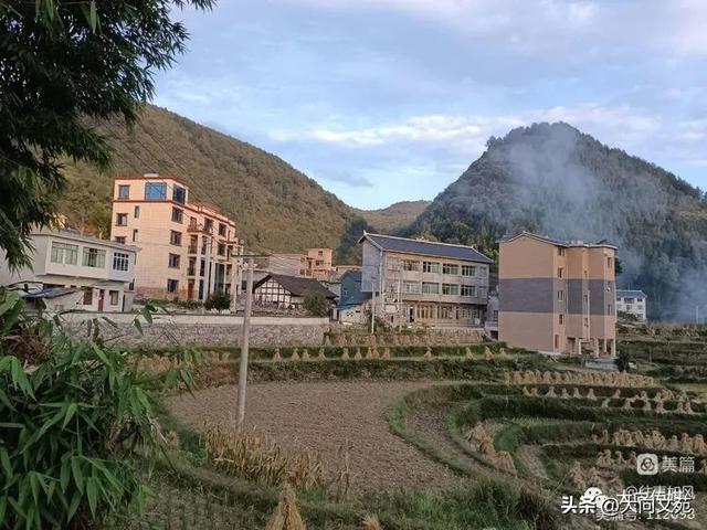 小学生国庆节作文300字作文，小学生国庆节作文300字作文怎么写！