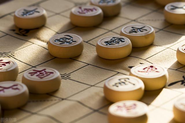 象棋作文300字，第一次下象棋作文300字！