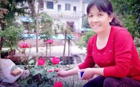 58岁阿姨哭诉和姐姐抱团养老半年，她越来越滋润，我却很难受
