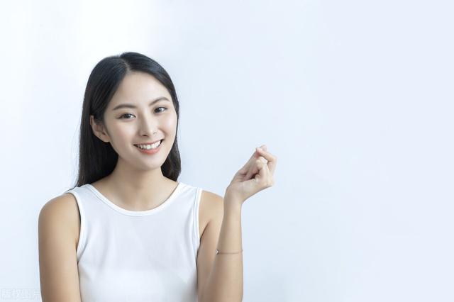 被表姐拉去相亲，却发现对方是我的前同事，意外与她发生一段情
