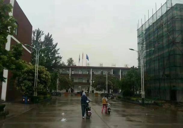 贫困申请怎么写_农村学生，贫困申请怎么写_农村学生50字！