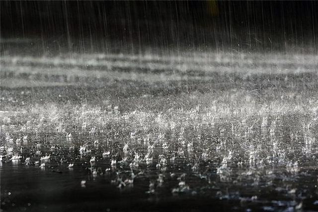 雨后作文300字，阳光总在风雨后作文300字！