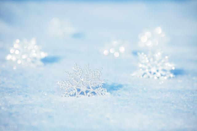 第一场雪的作文300字，第一场雪的作文300字左右！