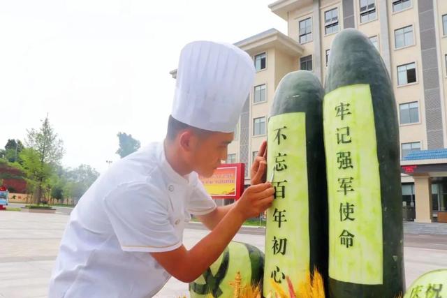 关于努力的名人故事，关于努力的名人故事20字！