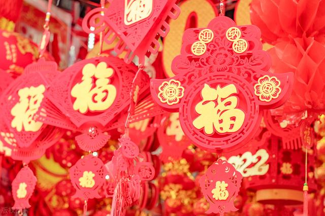 形容心情复杂的成语，形容心情复杂的成语五味杂陈