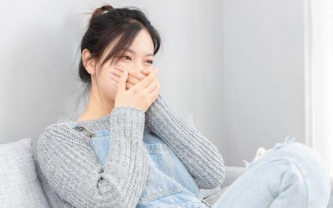 我是服务员英语怎么说，我是服务员英语怎么说怎么写