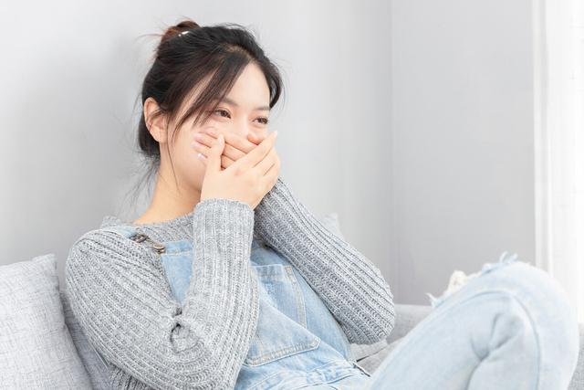 我是服务员英语怎么说，我是服务员英语怎么说怎么写