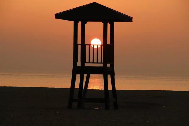 厦门海滩，海上日出